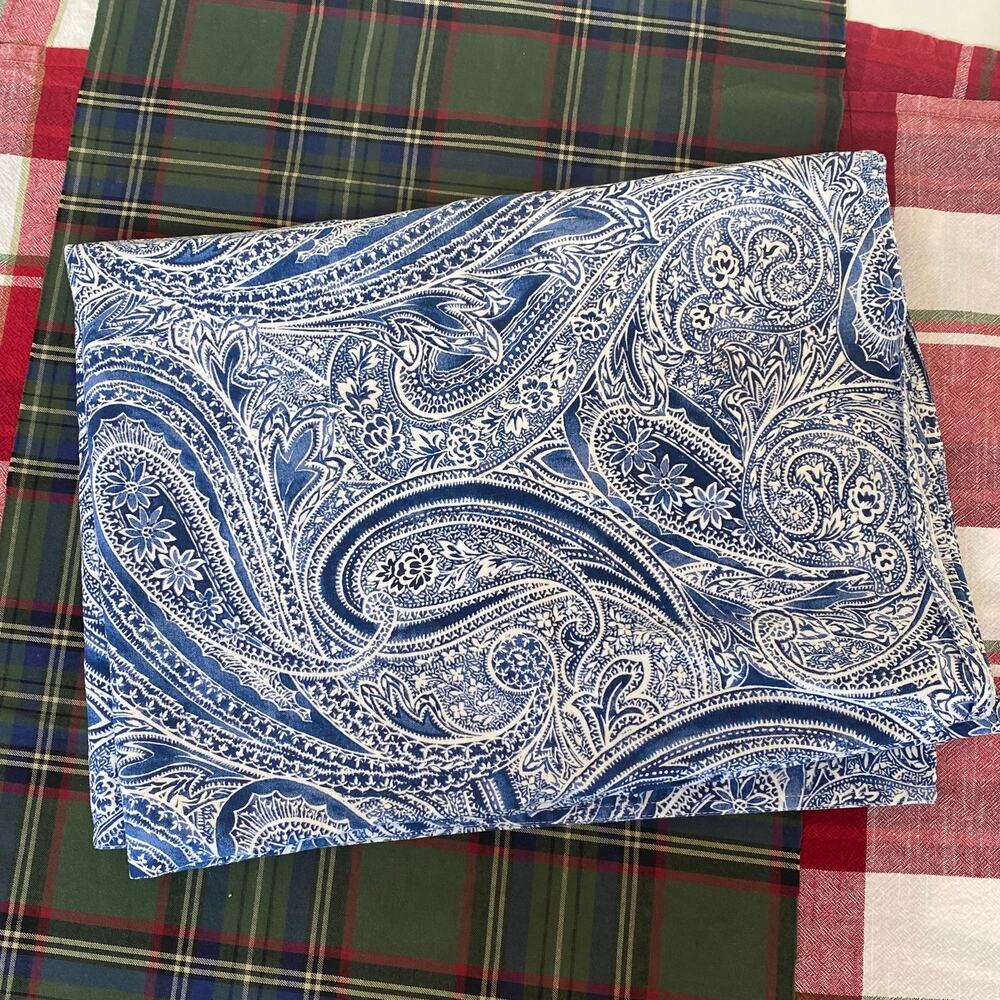 Blue Paisley Print Tablecloth 59"‎ x 76"